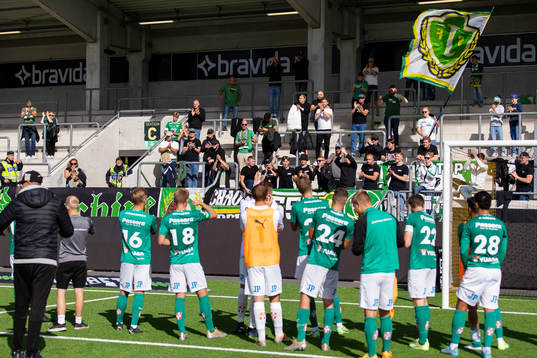 Jönköpings Södras spelare jublar
