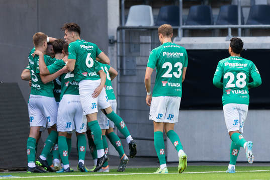 Jönköpings Södras Daniel Ljung jublar med lagkamrater