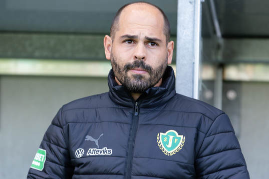 Jönköpings Södras tränare Oscar Garcia Rodrigues innan