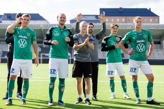 Jönköpings Södras spelare jublar