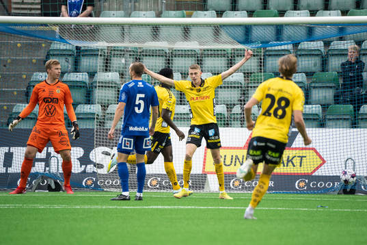 Elfsborgs Alexander Bernhardsson jublar