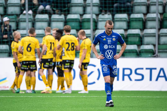 GIF Sundsvalls Dennis Olsson deppar