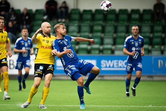 Elfsborgs Johan Larsson och Sundsvalls Pontus Engblom
