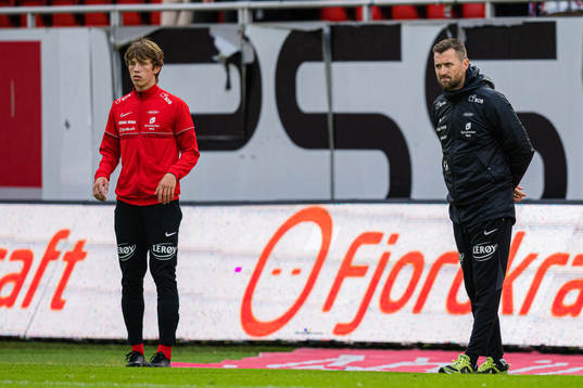 Niklas Jensen Wassberg of Brann and Eirik Horneland, head