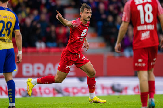 Fredrik Pallesen Knudsen of Brann celebrates