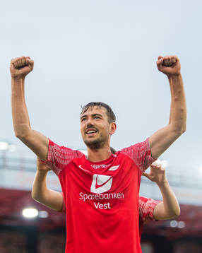 Fredrik Pallesen Knudsen of Brann celebrates