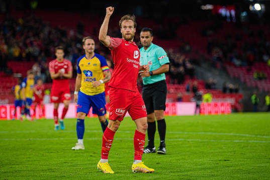 Bård Finne of Brann celebrates