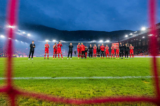 Players of Brann celebrates