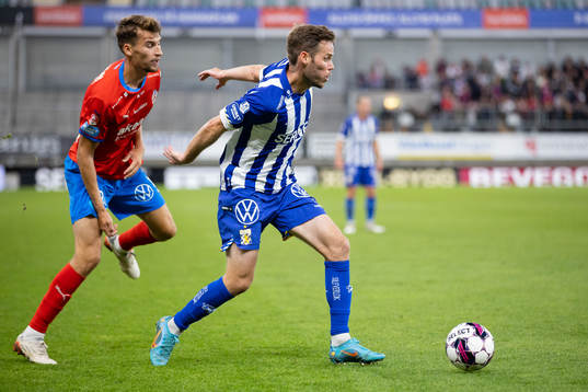 Helsingborgs Rasmus Wiedesheim-Paul och IFK Göteborgs Emil
