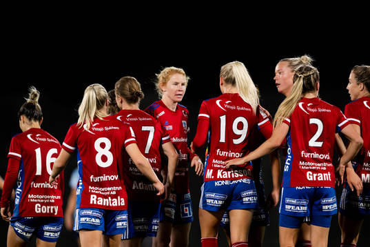 Vittsjös Clare Polkinghorne jublar