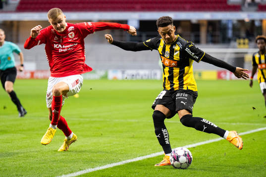 Kalmars David Kristjan Olafsson och Häckens Tobias Sana