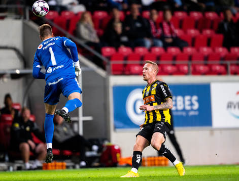 Kalmars målvakt Ricardo Friedrich och Häckens Mikkel