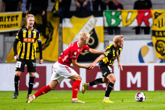 Kalmars Carl Gustafsson och Häckens Mikkel Rygaard Jensen