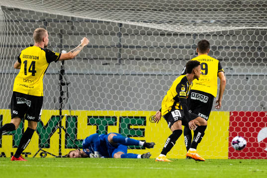 Häckens Tobias Sana jublar