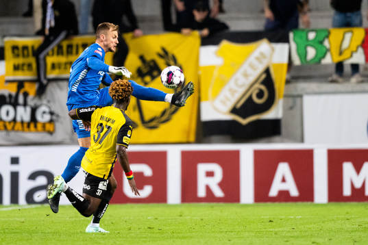 Kalmars målvakt Ricardo Friedrich och Häckens Ibrahim