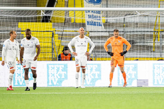 Halmstads Thomas Boakye och målvakt Malkolm Nilsson