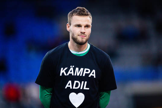 Brages Niklas Söderberg med en hyllningströja till