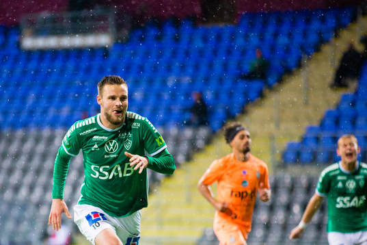 Brages Niklas Söderberg jublar