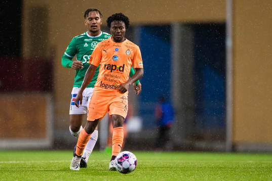 Brages Seth Hellberg och AFC Eskilstunas Abdul-Halik Hudu