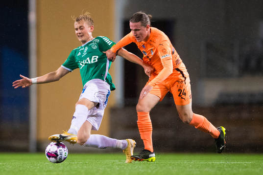 Brages Henry Sletsjöe och AFC Eskilstunas Jesper Manns