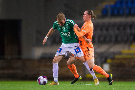 Brages Henry Sletsjöe och AFC Eskilstunas Jesper Manns