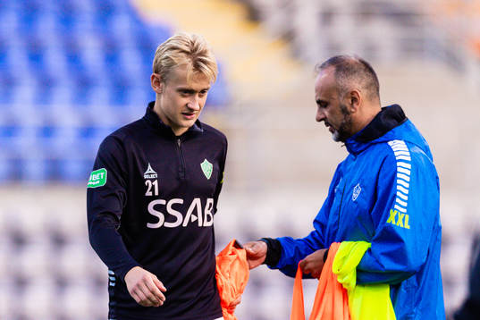 Brages Henry Sletsjöe och assisterande tränare Jan Mian