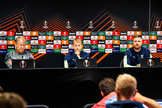 Head coach Åge Hareide, Oscar Lewicki and Lasse Nielsen