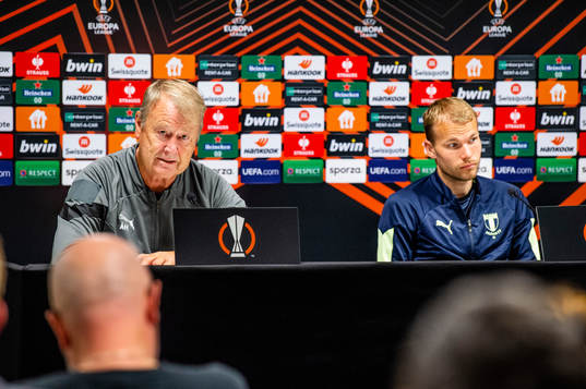 Head coach Åge Hareide and Oscar Lewicki