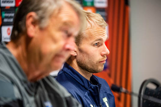 Head coach Åge Hareide and Oscar Lewicki