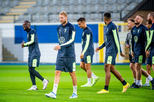 Ola Toivonen and the players