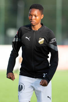 Häckens Aisha Masaka innan  otbollsmatchen i Svenska Cupen
