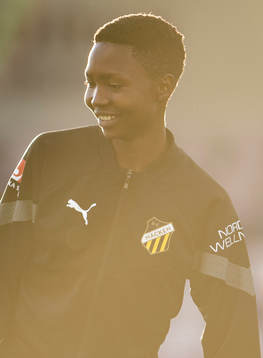 Häckens Aisha Masaka innan fotbollsmatchen i Svenska Cupen