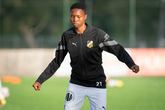 Häckens Aisha Masaka innan fotbollsmatchen i Svenska Cupen