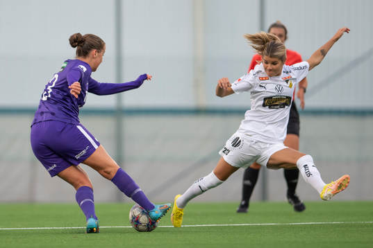 Jitex Ella Smith Ygfeldt och Häckens Andrine Hegerberg