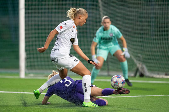 Häckens Stine Larsen  och Jitex Elin Palklint