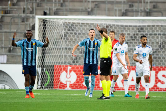 Emmanuel Banda and Haris Radetinac of Djurgården reacts