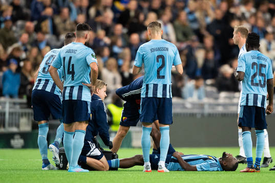 Emmanuel Banda of Djurgården receives medical treatment