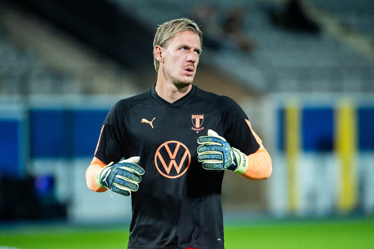 Goalkeeper Johan Dahlin of Malmö FF