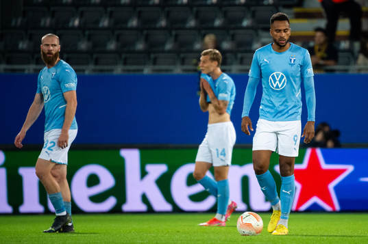 Isaac Kiese Thelin of Malmö FF looks dejected