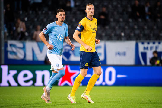 Dennis Hadzikadunic of Malmö and Gustaf Nilsson of Royale