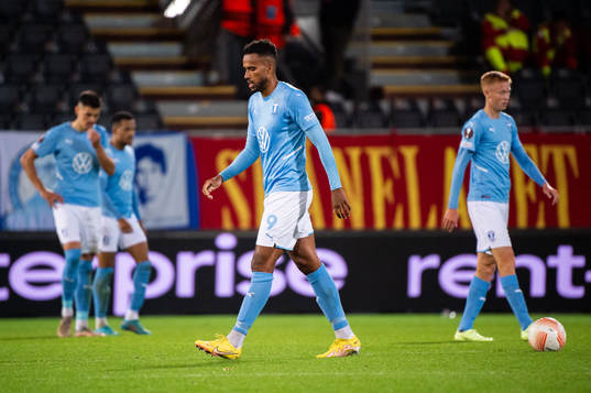 Isaac Kiese Thelin of Malmö looks dejected