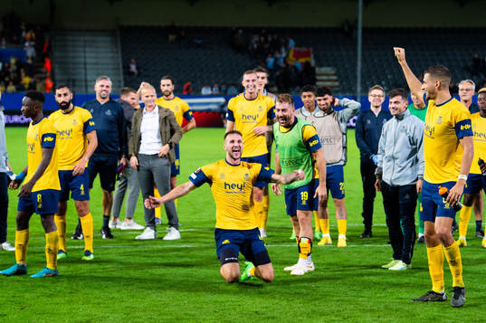 Players of of Royale Union Saint-Gilloise celebrate