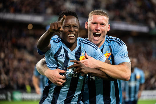 Amadou Doumbouya and Victor Edvardsen of Djurgården