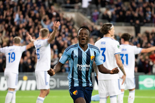 Amadou Doumbouya of Djurgården celebrate