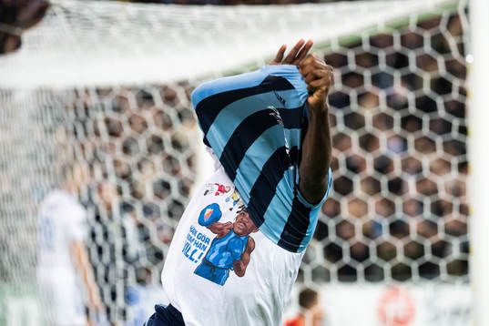 Joel Asoro celebrates