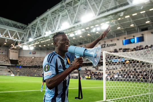 Joel Asoro of Djurgården celebrates