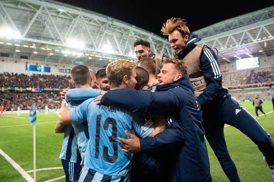 Joel Asoro of Djurgården celebrates