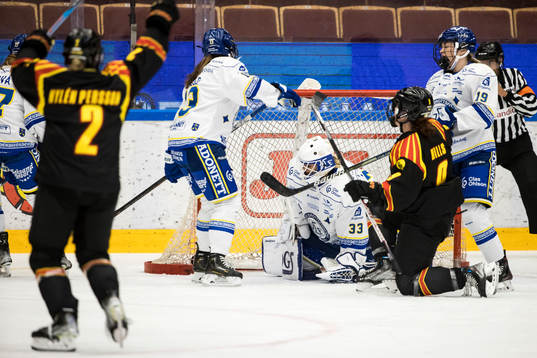 Leksands målvakt Amanda Johansson depp