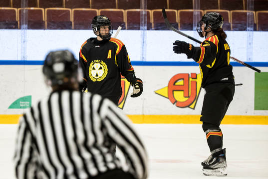 Brynäs Lara Stalder jublar