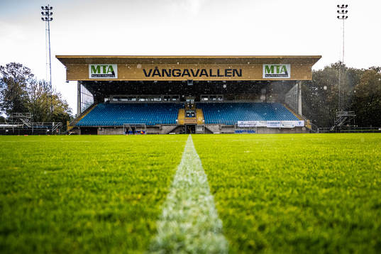 Vångavallen interiör med regn